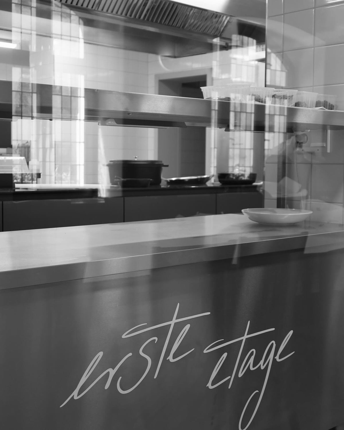 Küche mit Branding "Erste Etage"